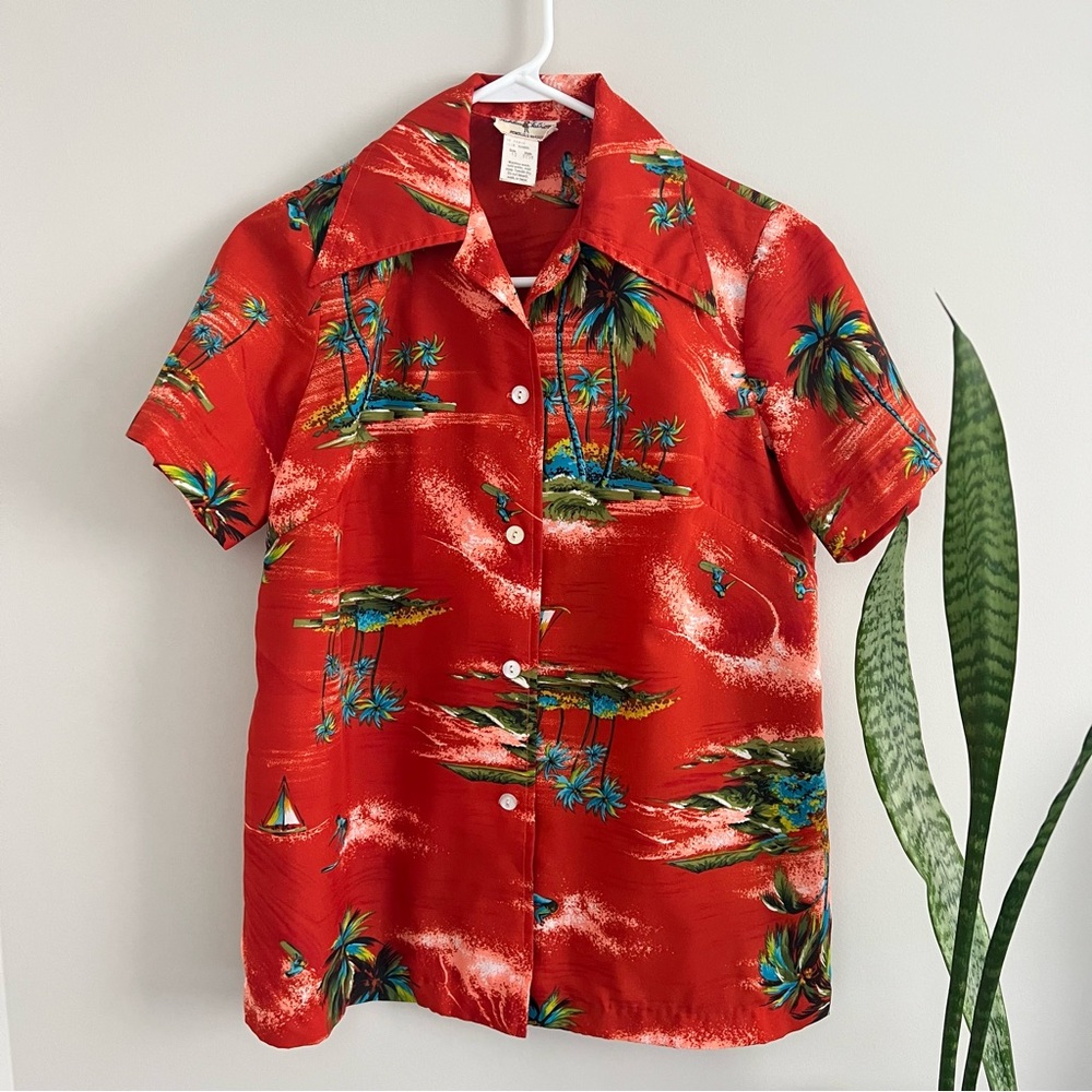 Vintage Hukilau Fashions Hawaiian Shirt Red 12